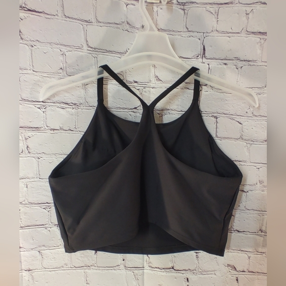 Old Navy Active Black Powersoft Built in Bra Wire Free Crop Tank Bra 2X - Picture 2 of 10